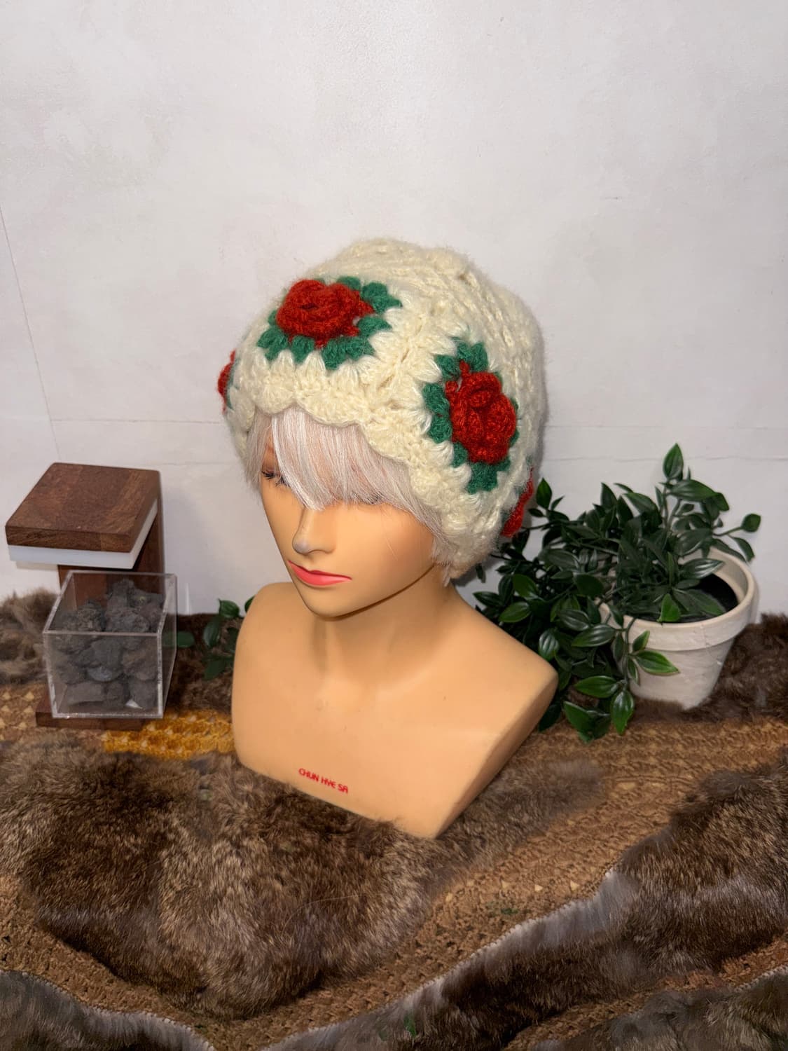 Ivory rose crochet knit beanie  상품이미지1