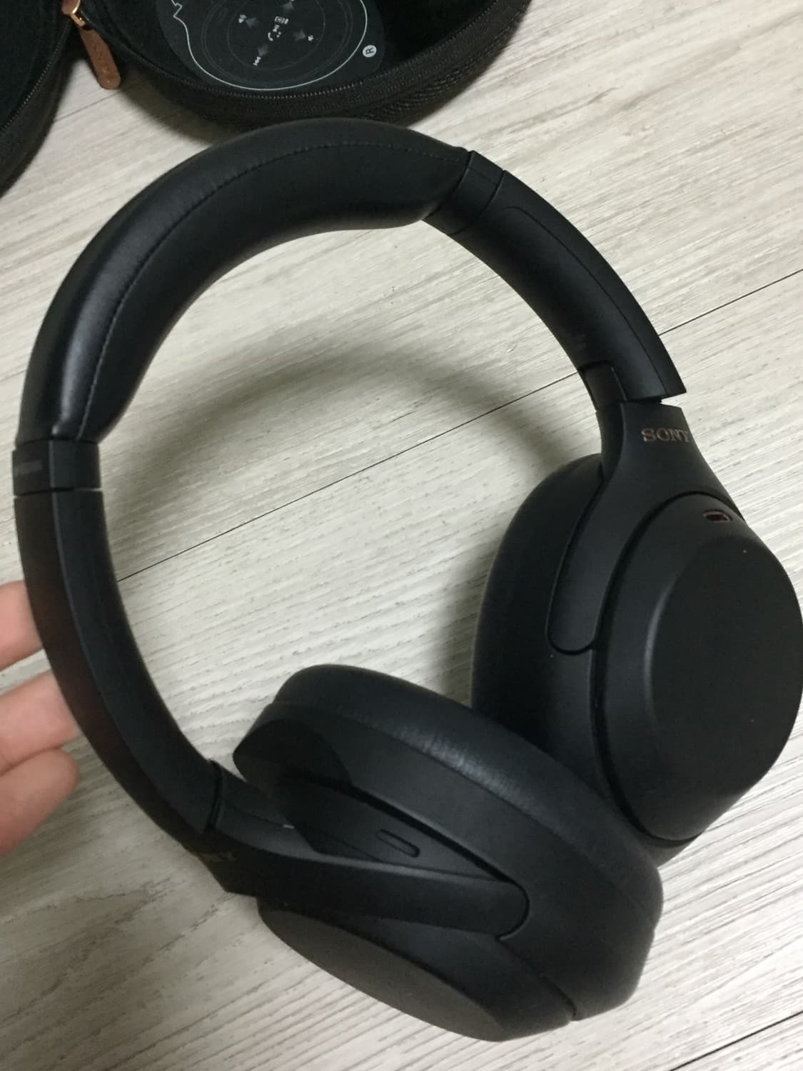 소니 무선 헤드셋 WH-1000XM4 팔아요 상품이미지1