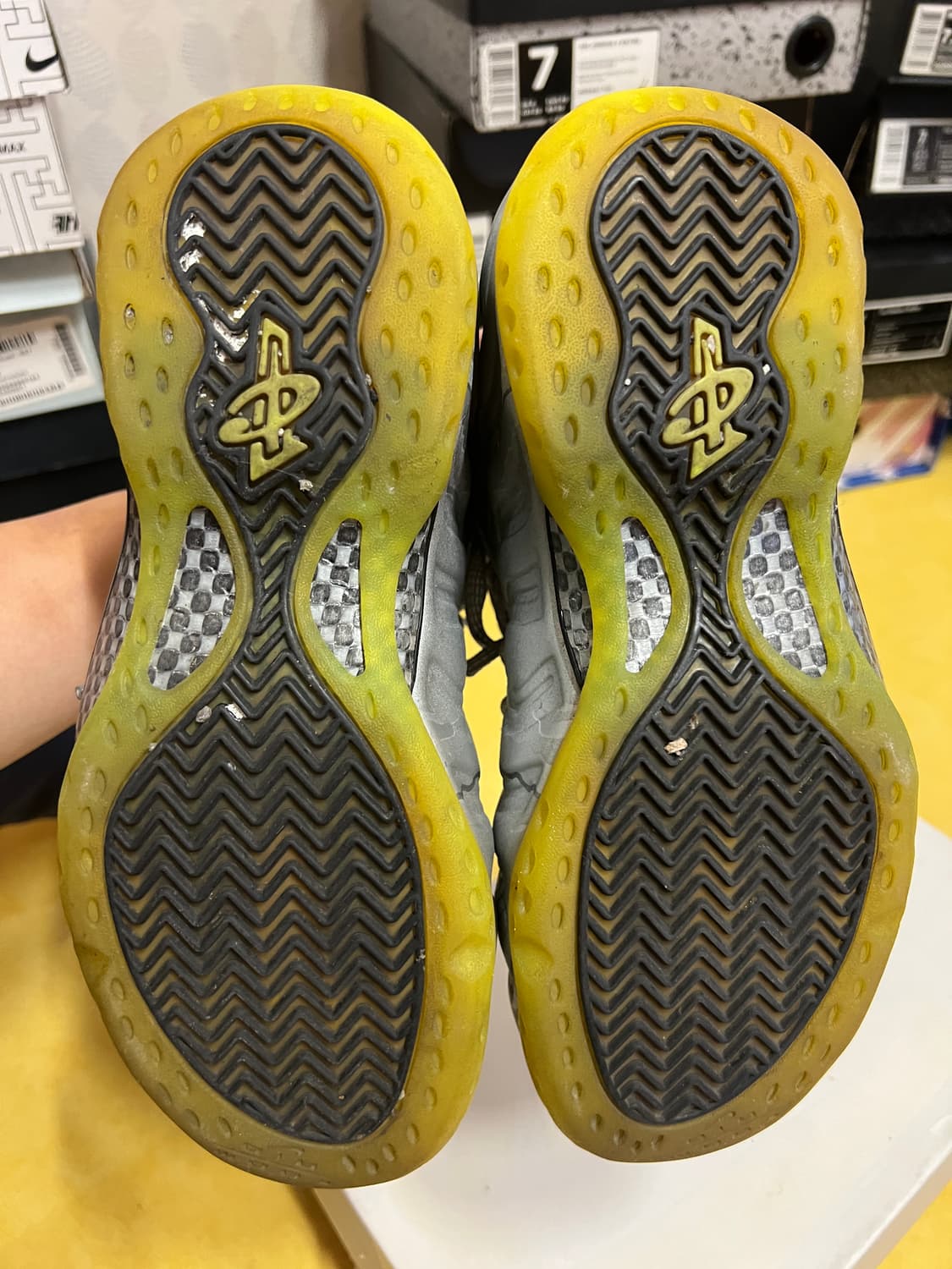 나이키 에어 폼포짓 원 상품이미지6