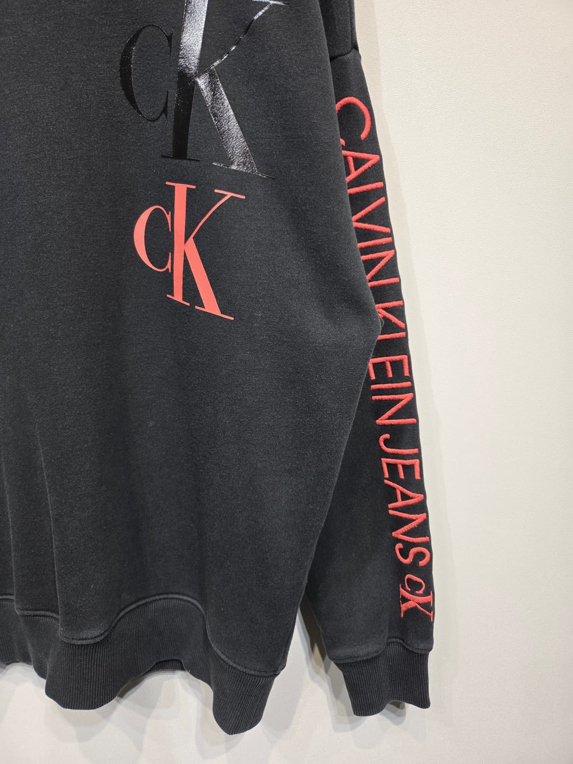 캘빈클라인 진 빅로고 레터링 맨투맨 상품이미지5