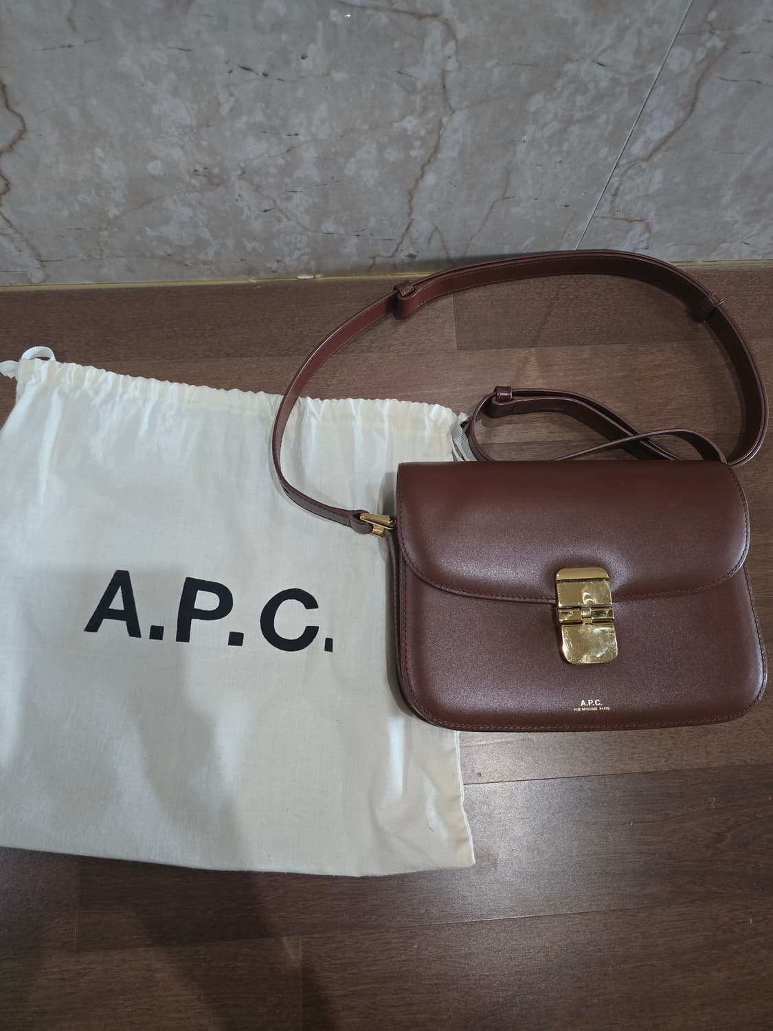 A.P.C. 아페쎄 그레이스 스몰백 브라운 상품이미지3