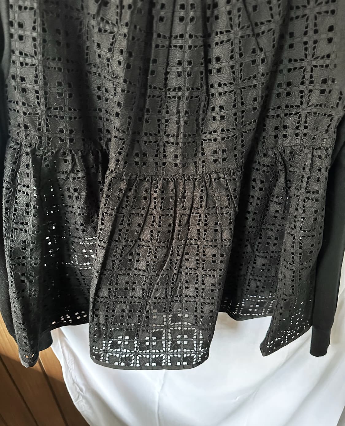 SACAI LUCK hole lace cardigan 상품이미지9