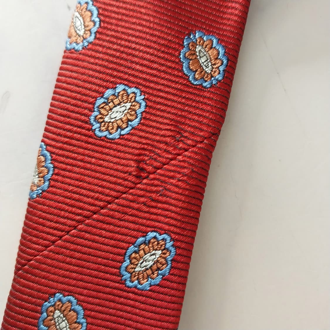 브룩스브라더스 실크 레드 패턴 넥타이 9.8cm A등급 K1810
 상품이미지9