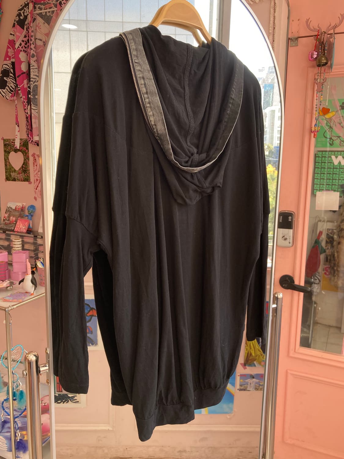 에스닉 블랙 컷팅 후드 티셔츠 상품이미지4