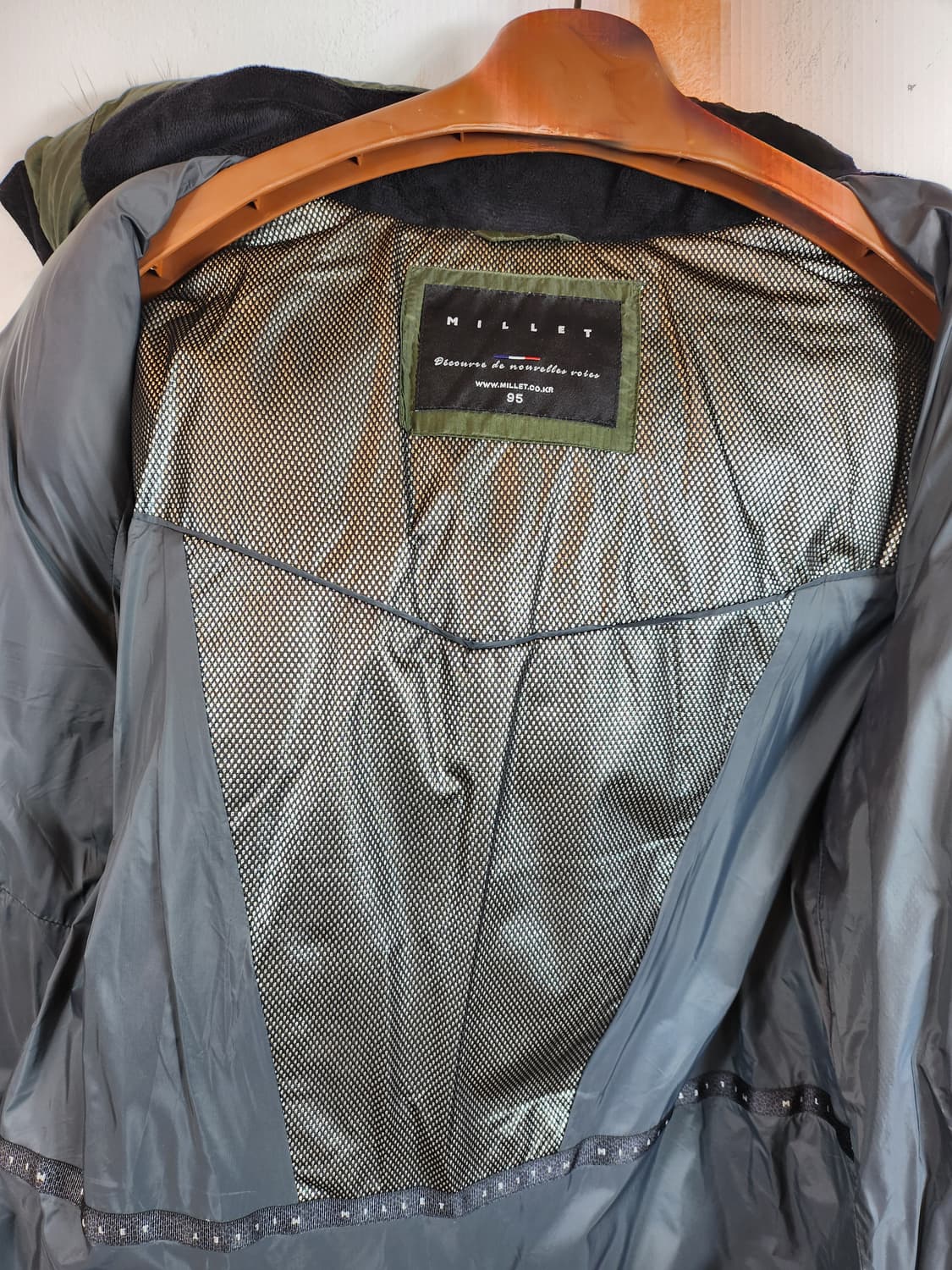 밀레 윈드스토퍼 발열구스패딩 95 M 카키 새제품급 상품이미지9
