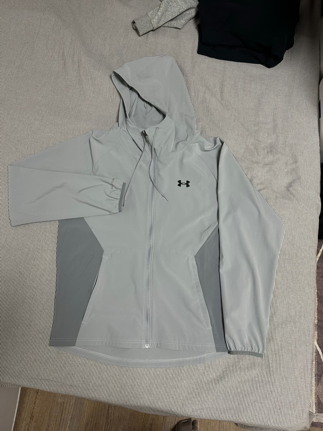 언더아머 스톰 후드 바람박이 M 상품이미지5