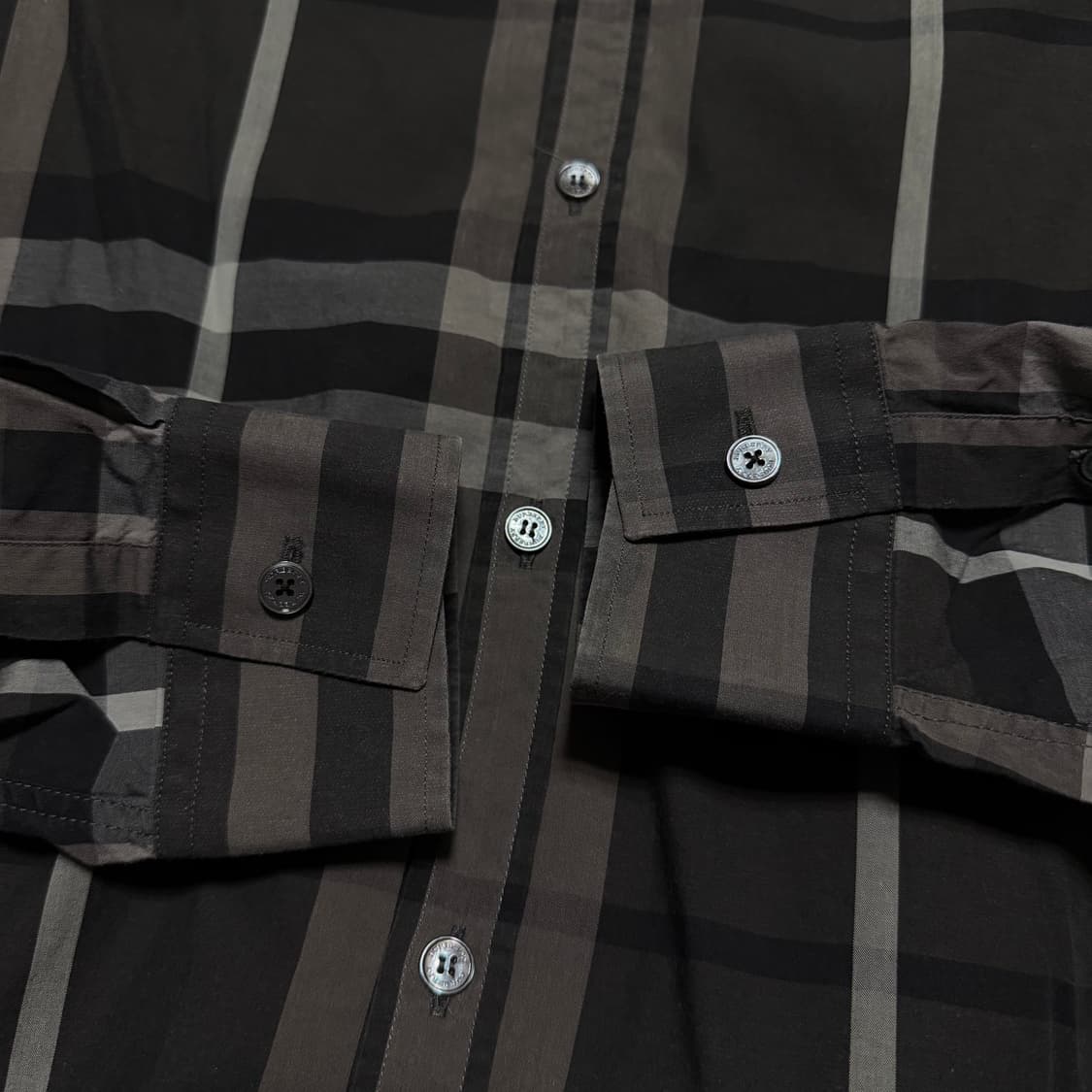 버버리 다크 브라운 체크 셔츠 상품이미지3