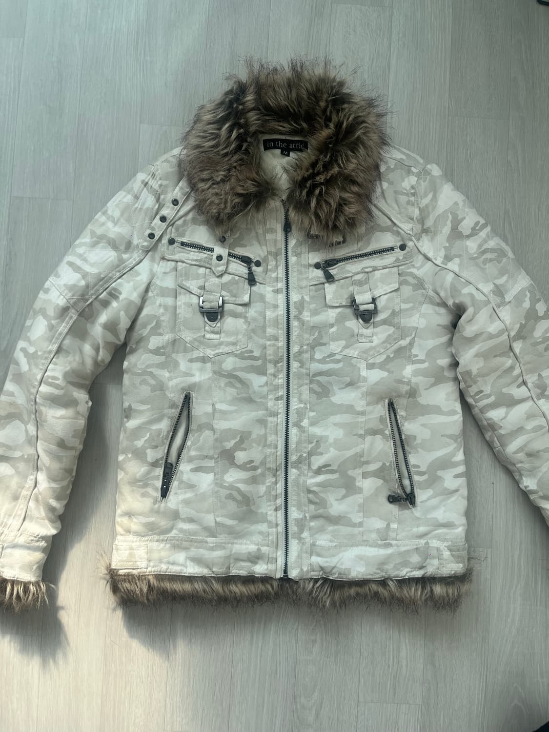 In The Attic fur collar jacket 상품이미지2