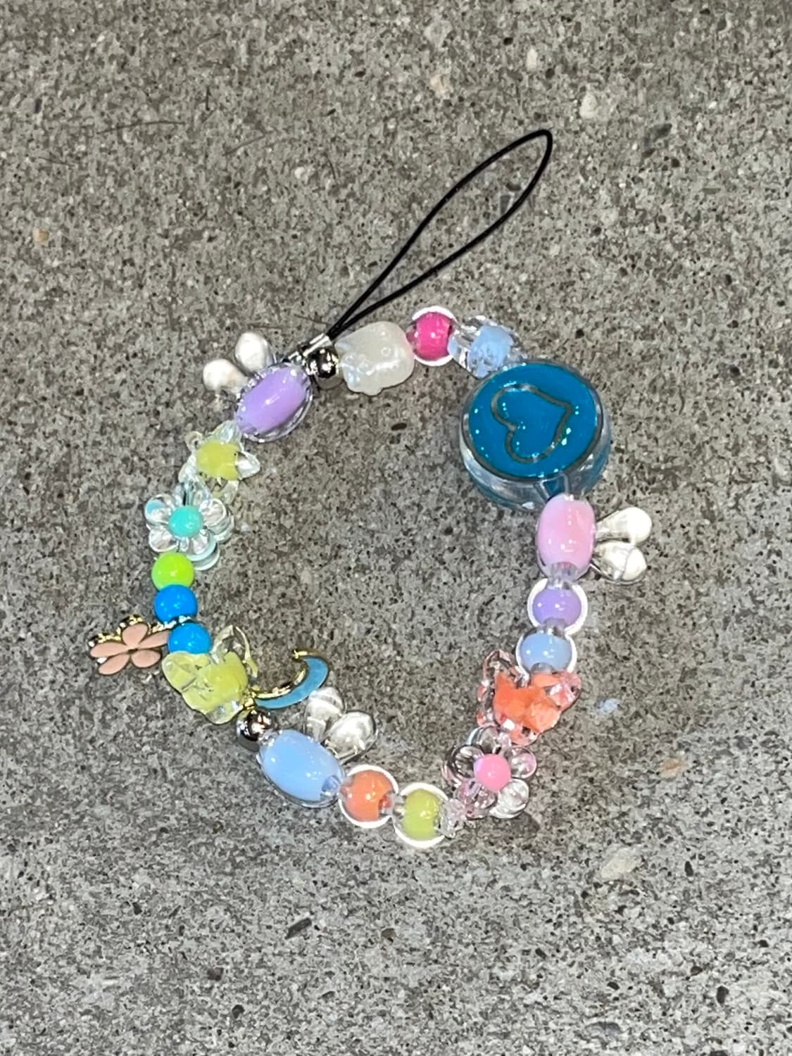 러블리 스마일 비즈 스트랩 상품이미지1