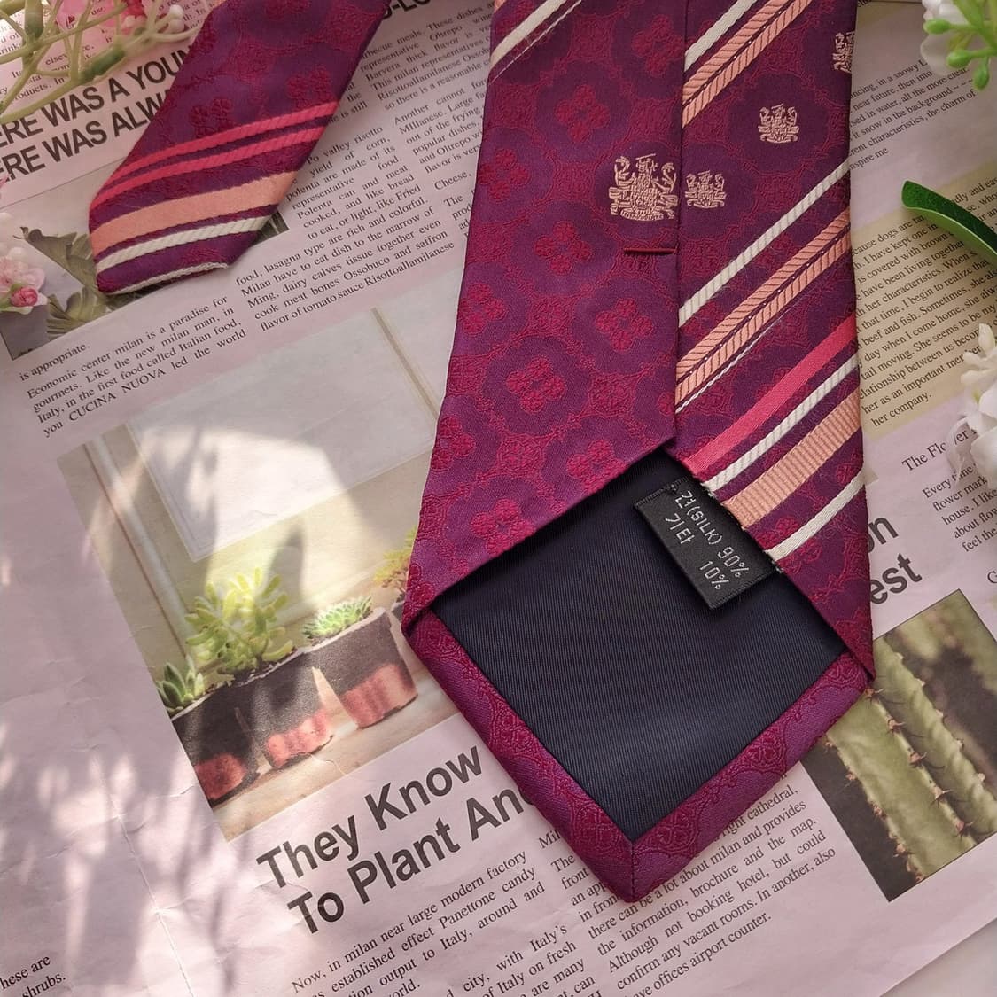 아쿠아스큐텀 실크 스트라이프&엠블럼 넥타이 9cm A+등급 K1539
 상품이미지6