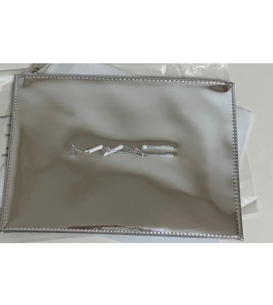 새상품) 맥 실버 플랫 파우치 상품이미지1