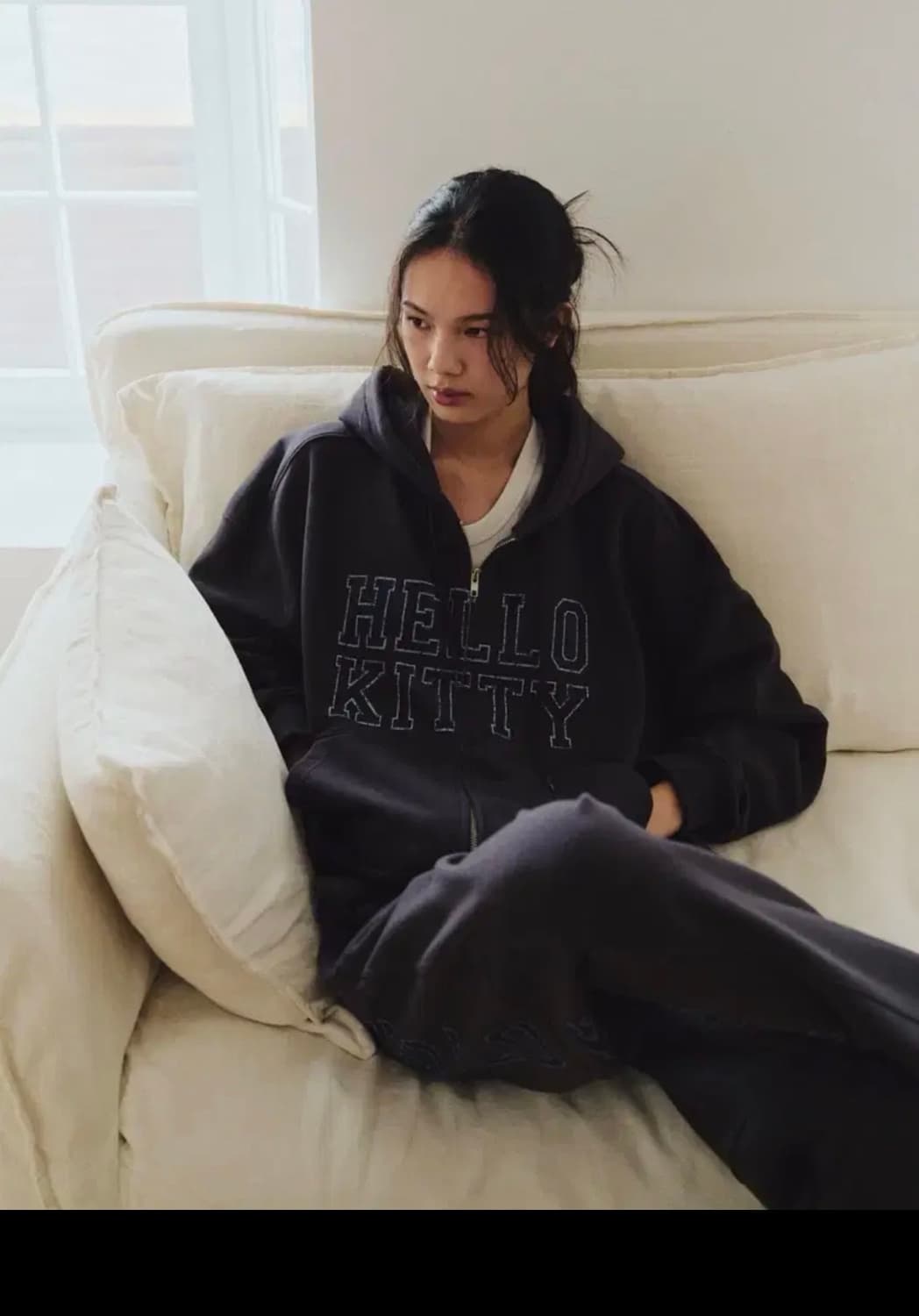 새상품) 파르벵 farven 헬로 키티  로고 집업 후디 차콜 상품이미지2