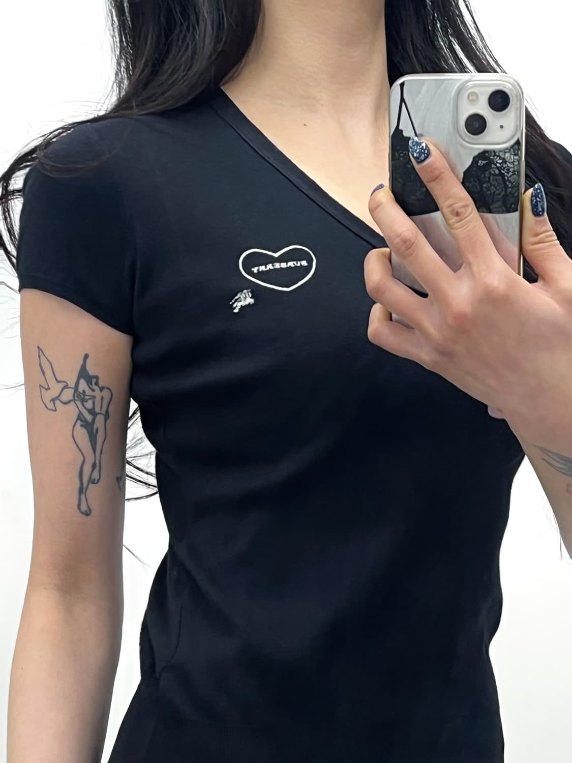 Burberry 블루라벨 하트 패치 브이넥 반팔티 상품이미지2