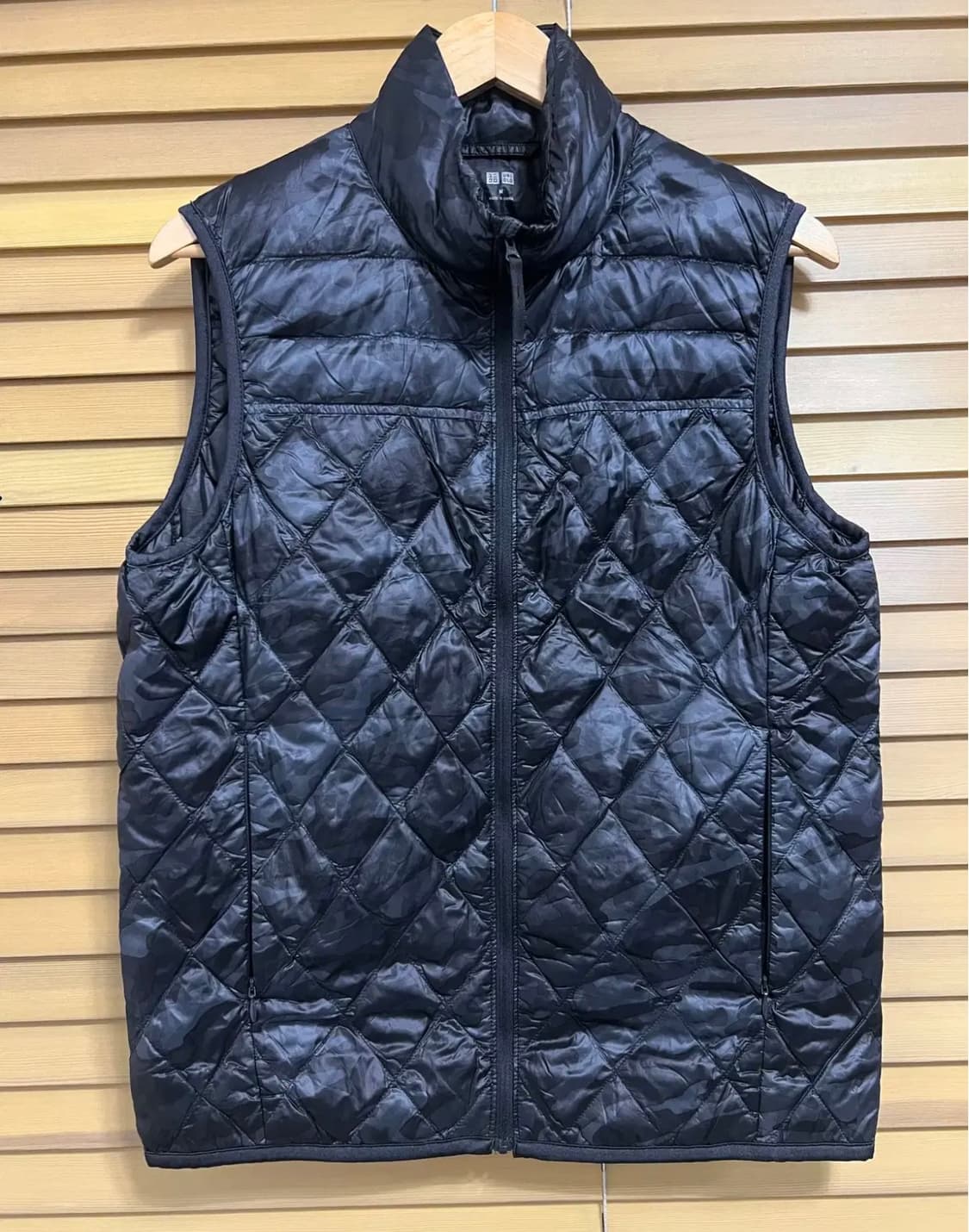 유니클로 남성 카모패턴 다운조끼 경량패딩조끼 상품이미지2