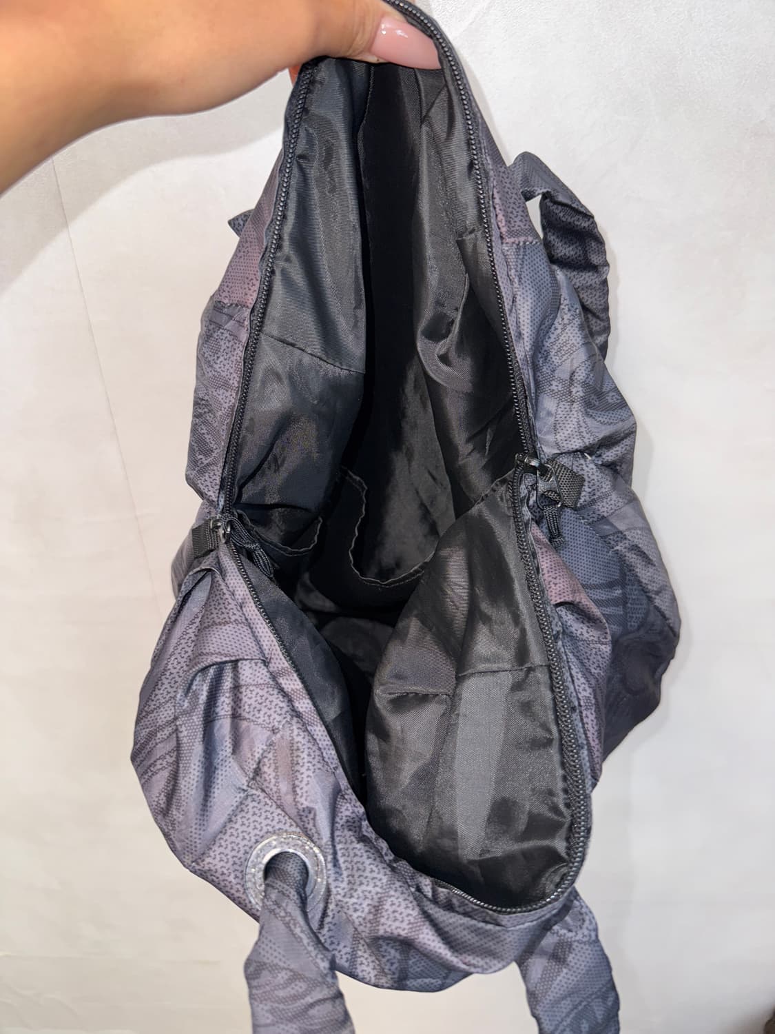 Adidas charcoal slit patterned 숄더백  상품이미지5