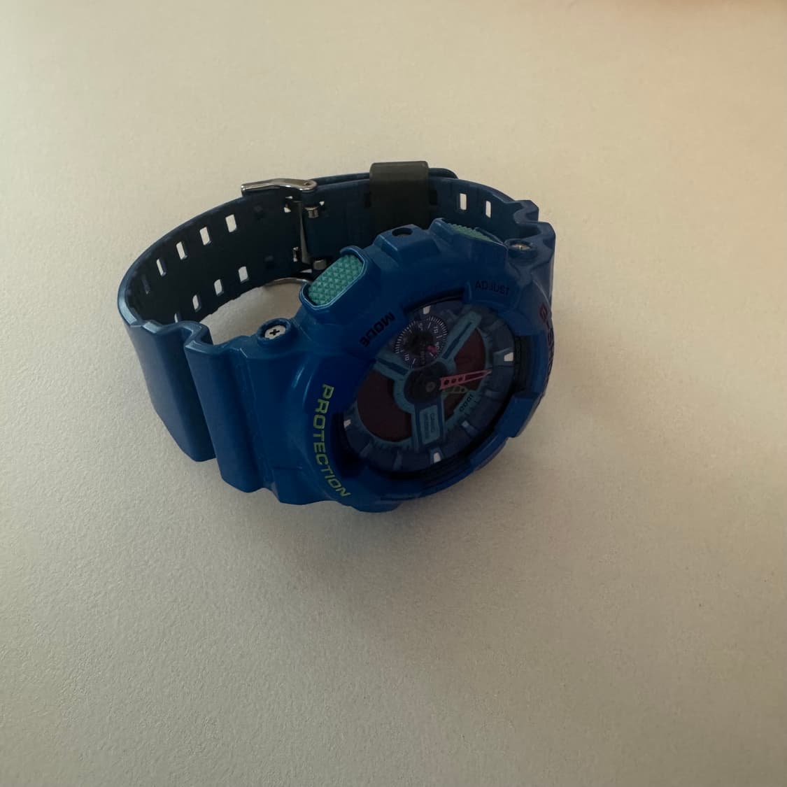 카시오 지샥 GA-110HC-2ADR 빅페이스 상품이미지2