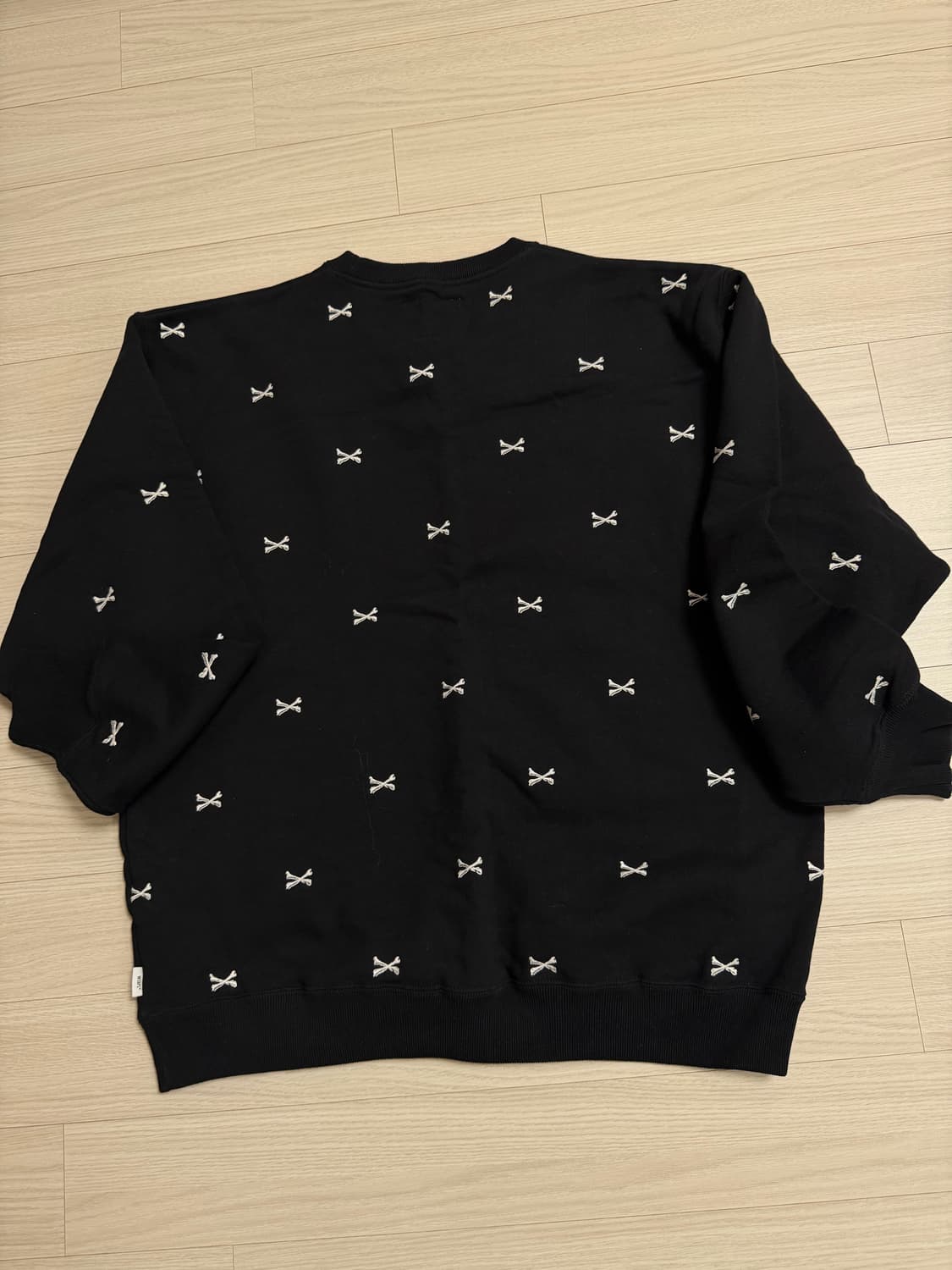 [2] WTAPS 블랙 맨투맨 상품이미지2