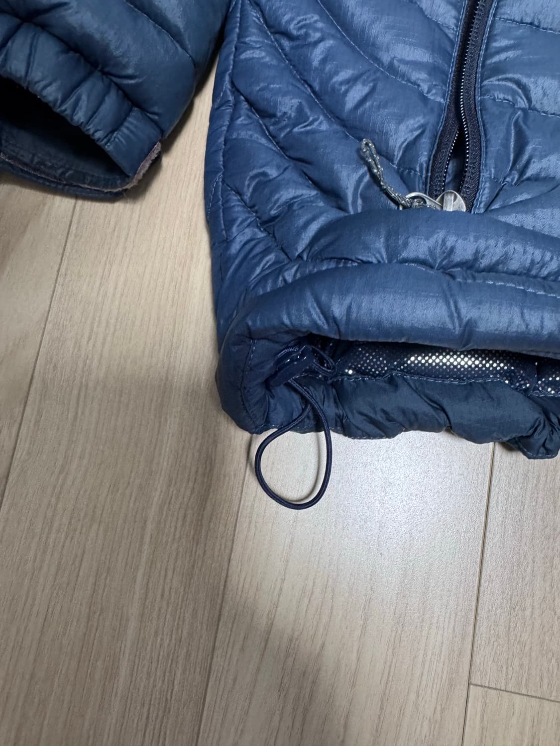 콜롬비아 옴니쉴드 경량패딩 블루 L사이즈 상품이미지3