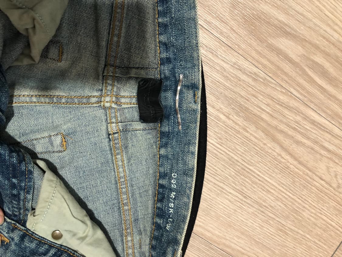 생로랑 15fw 28 디스진 상품이미지3