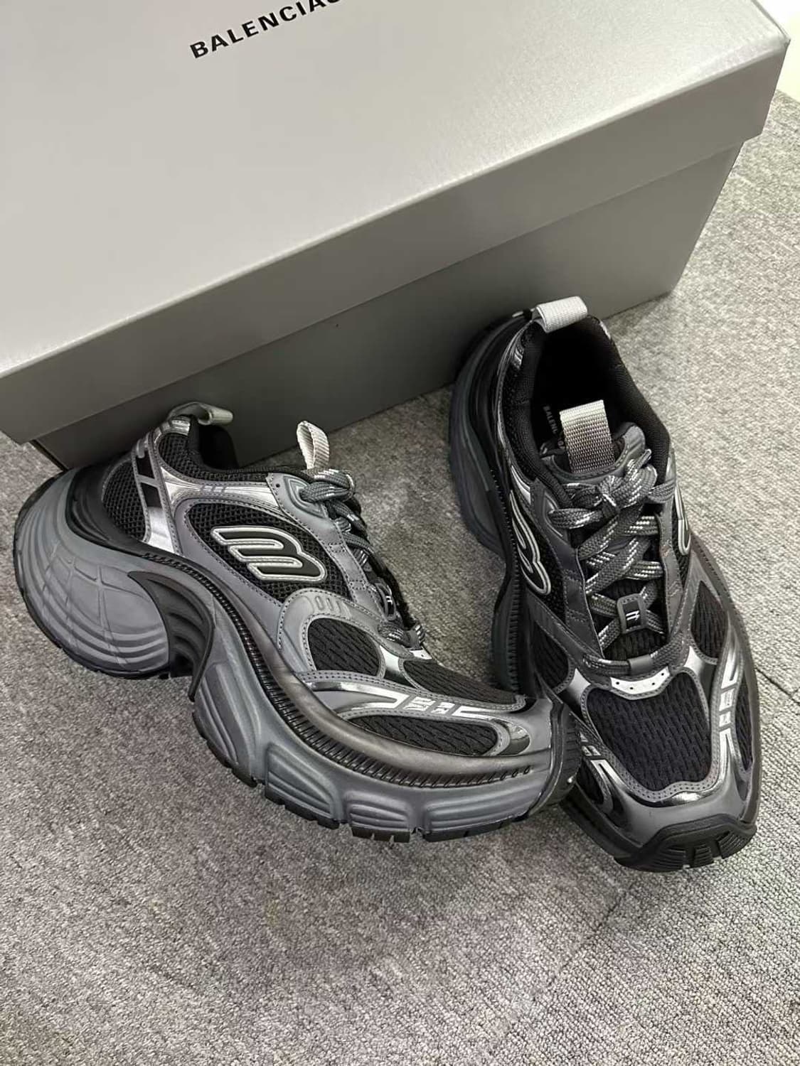 발렌시아가 6XL 블랙 스니커즈  상품이미지2