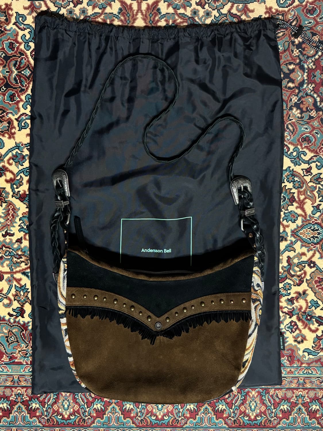 앤더슨벨 스웨이드 자카드 크로스 바디백 상품이미지1