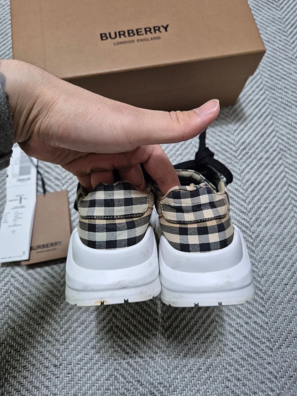 백화점 정품 버버리 스니커즈 37 벨크로 240 상품이미지4