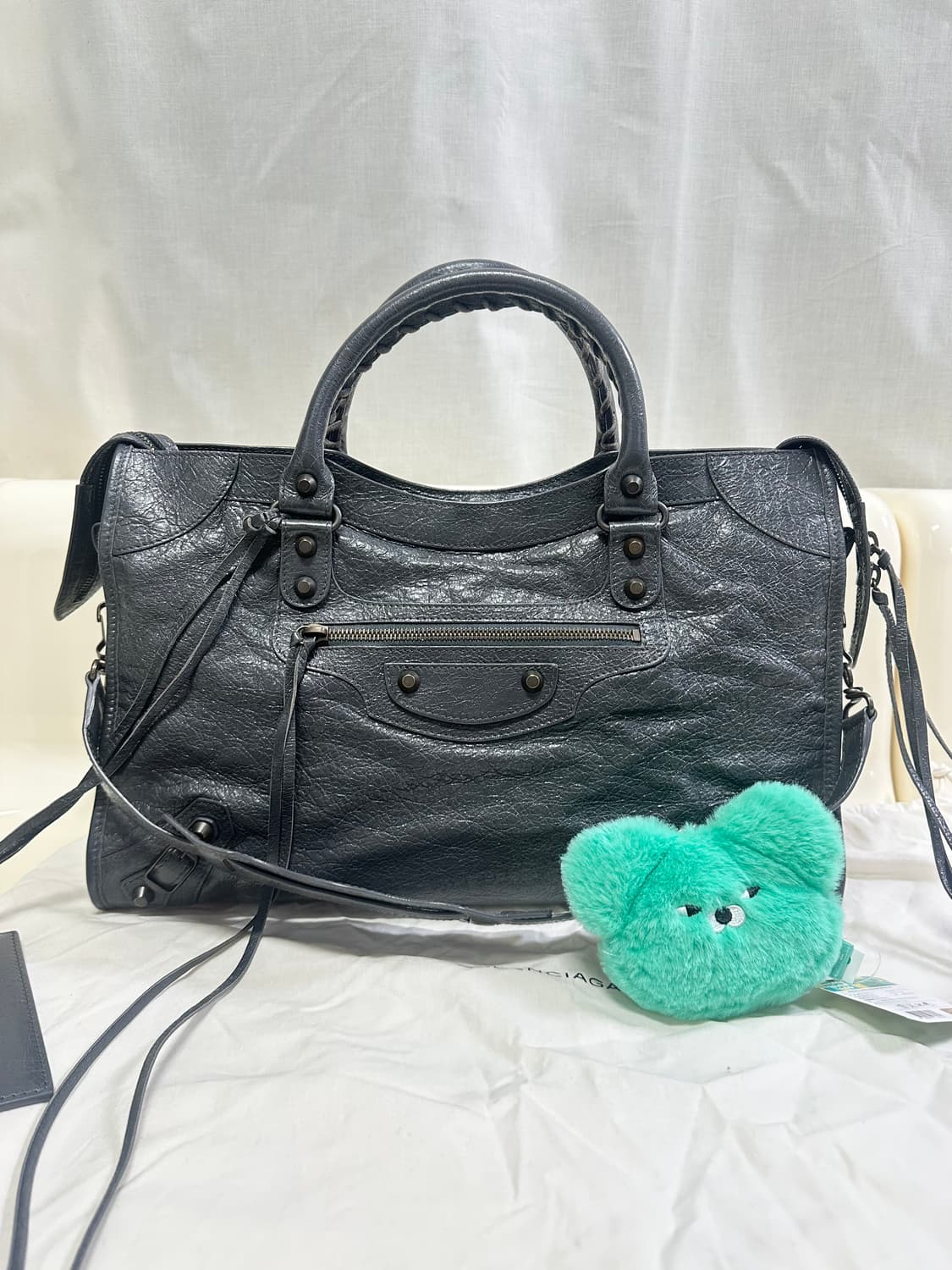 [A+ 정품] 발렌시아가 시티 모터백 미디움 다크그레이 상품이미지2