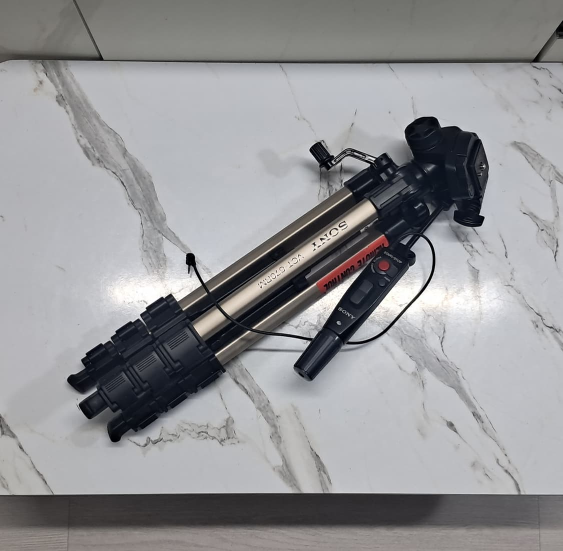 상태좋은! 소니 캠코더용 삼각대 VCT-670RM 상품이미지1