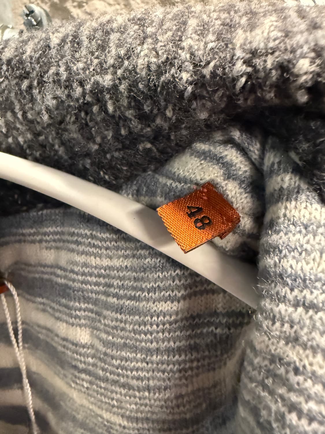 미쏘니 지그재그 패턴 니트 집업 베스트 그레이 48 상품이미지8