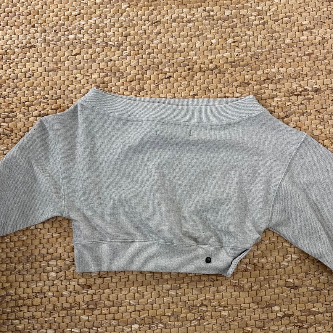 스컬프터 Off-Shoulder Cropped  오프숄더 크롭 맨투맨 상품이미지2