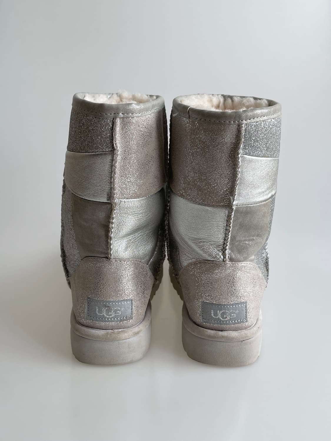 Ugg 실버 패치워크 부츠 상품이미지5