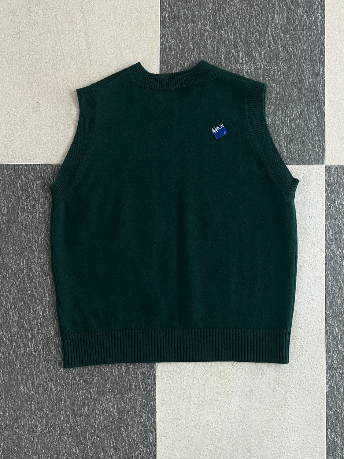 아더에러 시그니피건트 TRS 태그 니트 베스트  상품이미지2