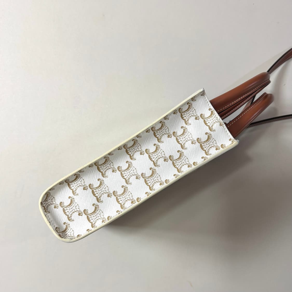 [백화점판/당일출고]셀린느 트리오페 미니 카바스백 / 크로스백 상품이미지4