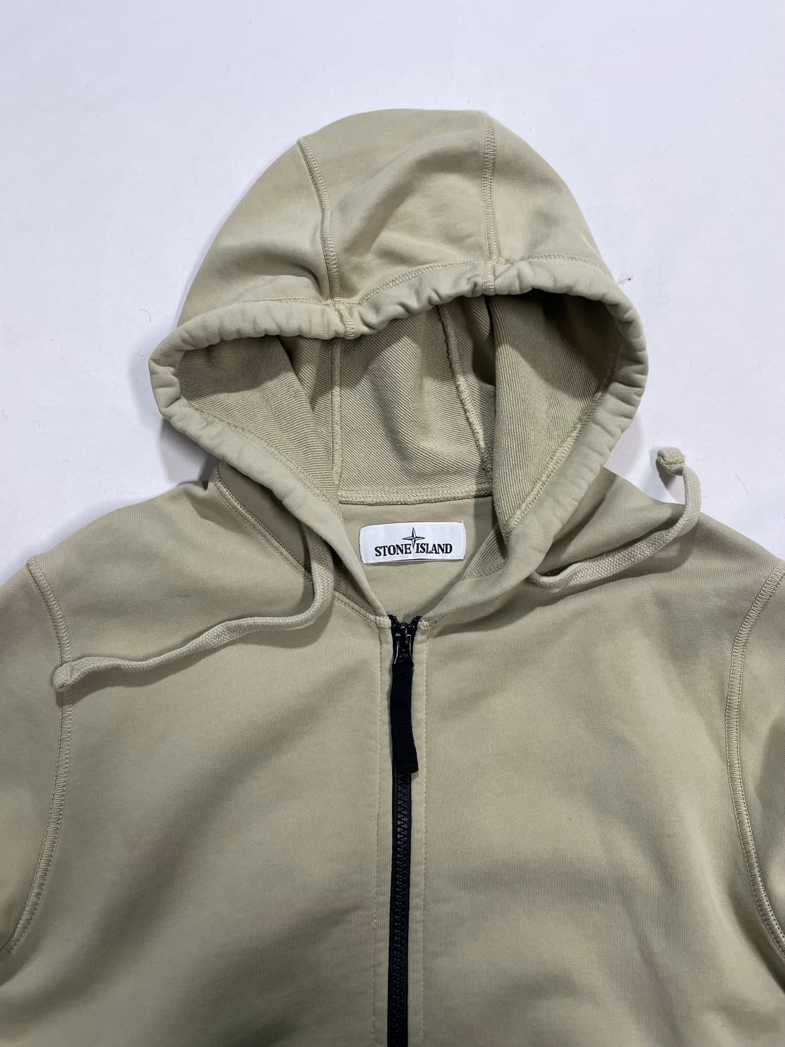 스톤아일랜드 20ss 베이지 와펜 후드집업 상품이미지4