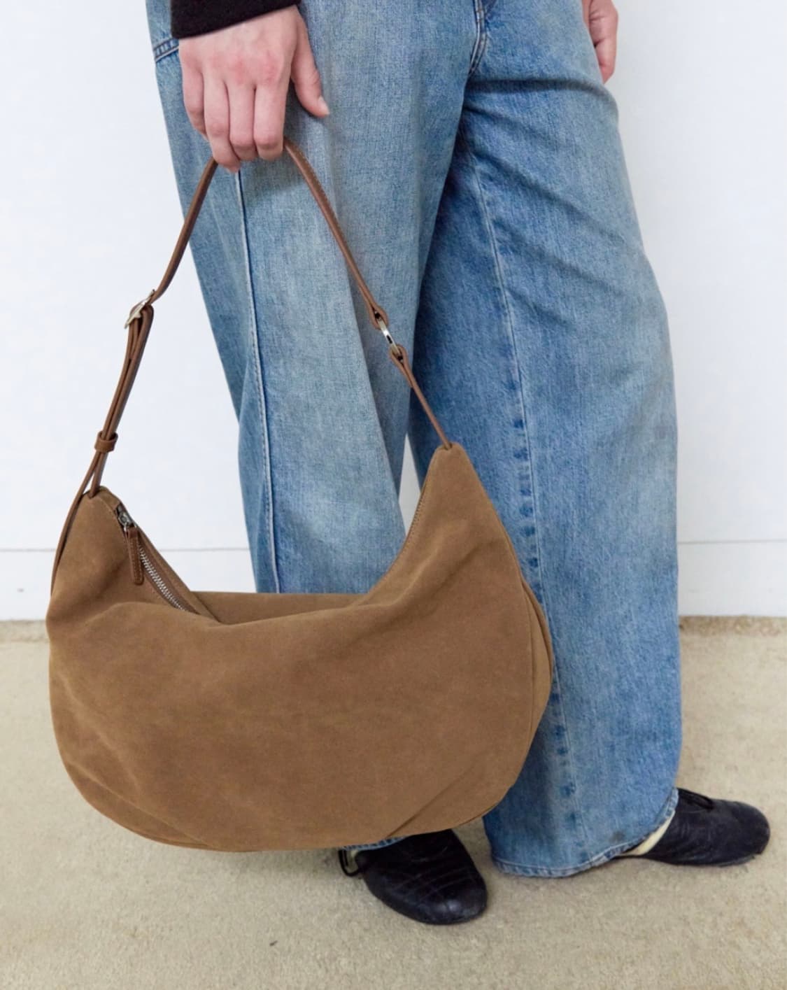 파인드카푸어 필로우 푸퍼백 35 카멜 상품이미지2