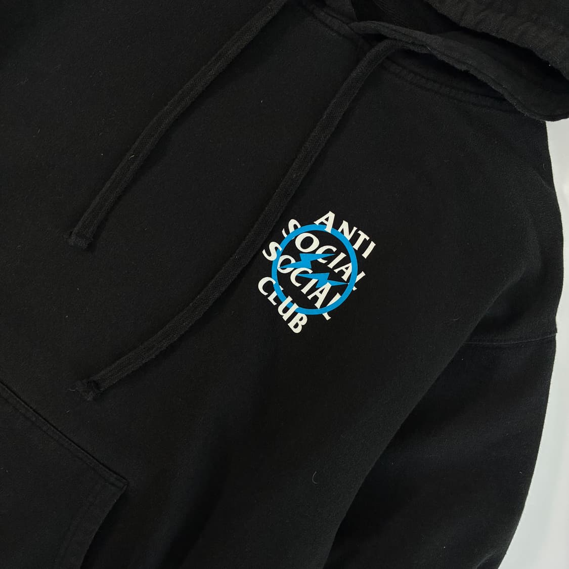 안티소셜소셜클럽 x 프라그먼트 후드티  상품이미지4