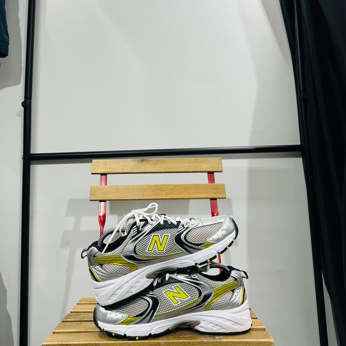 255) 뉴발란스 운동화 남성 남자 신발 530 메탈 형광 상품이미지7