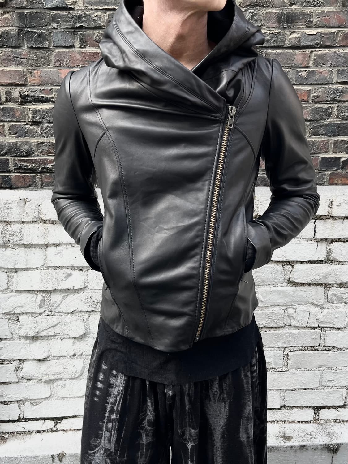 헬무트랭 사선집업 드레이프 후드레더자켓 상품이미지5