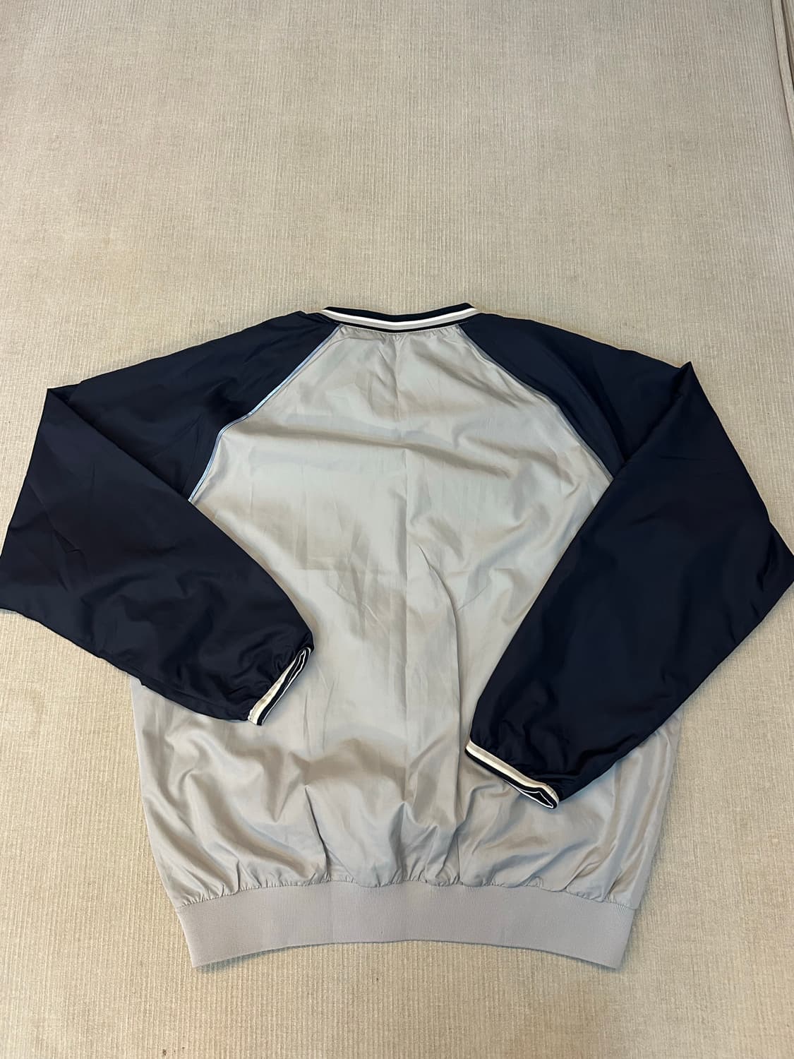 새상품) 아식스 V넥 풀오버 100사이즈 상품이미지1