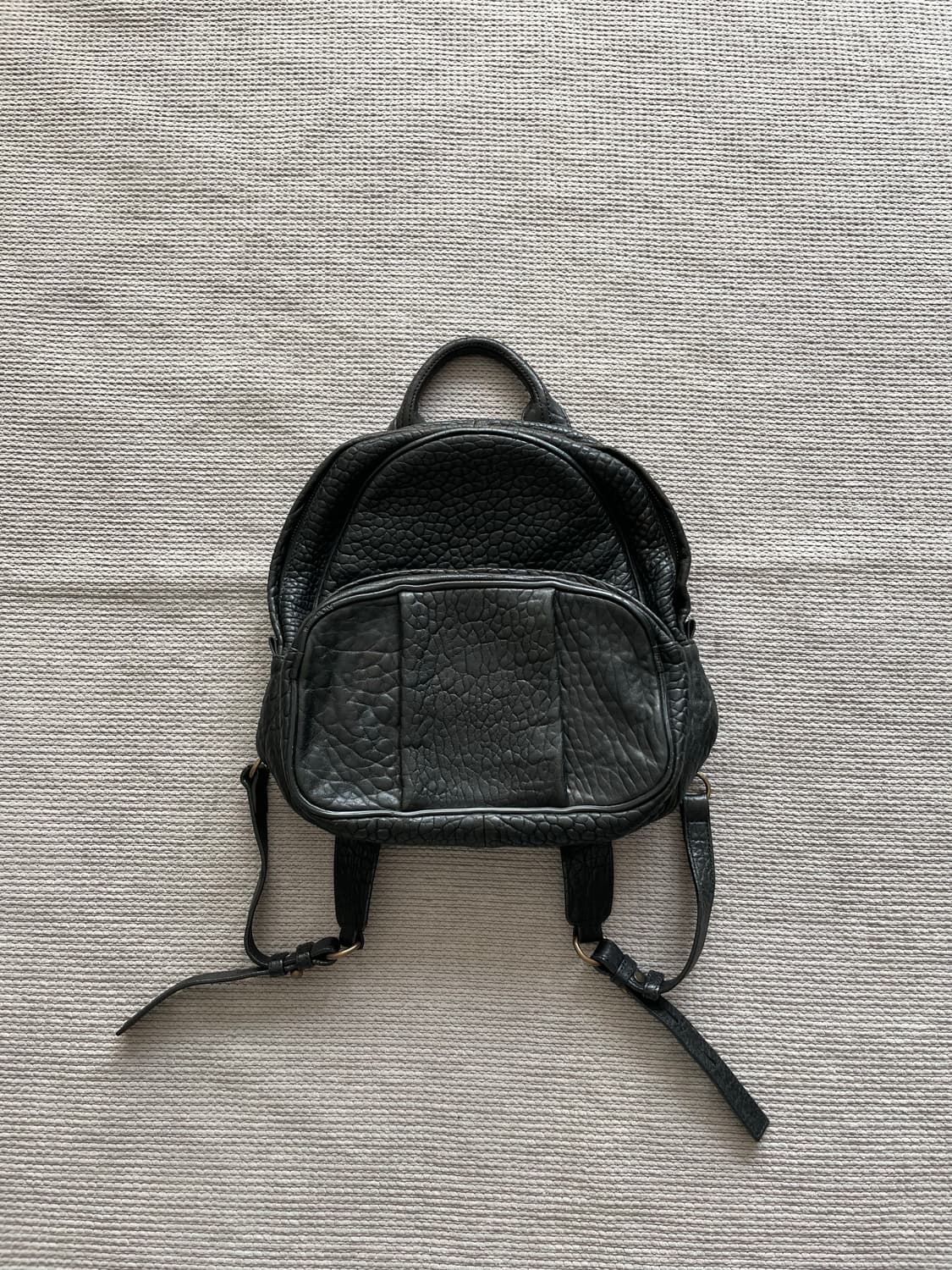 알렉산더왕 스터드 레더 백팩 상품이미지1