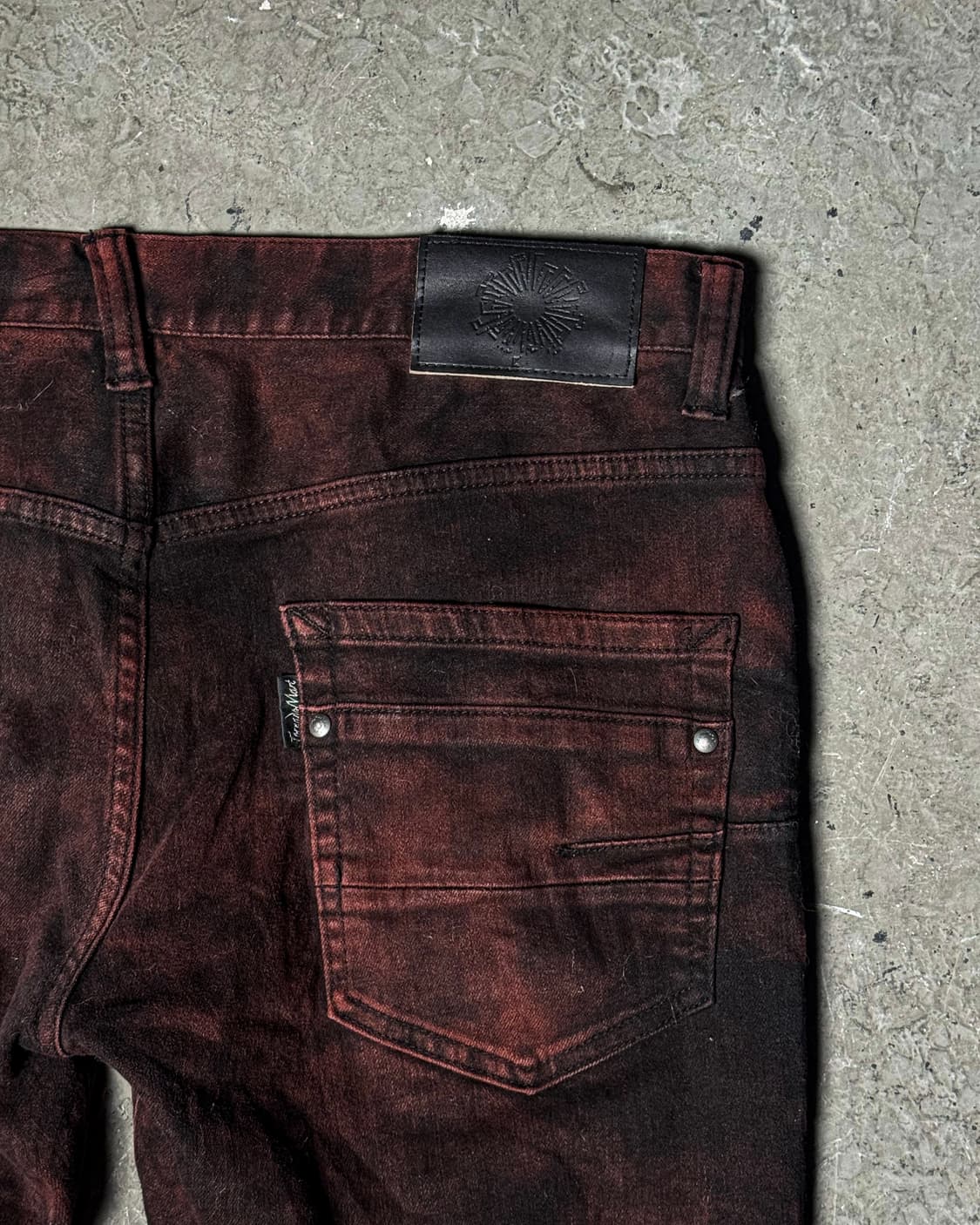 TORNADO MART – Red-Dyed Slim Denim Pants 상품이미지7