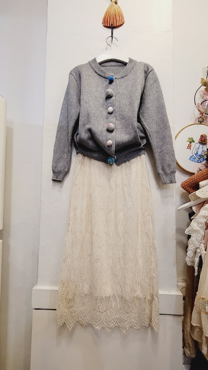 폼폼 가디건. 리버시블 레이스. 니트스커트 상품이미지1