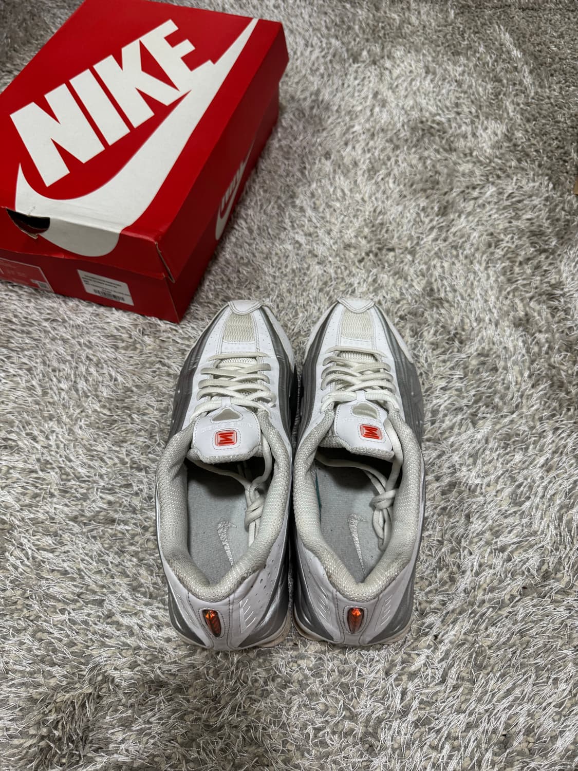 나이키 샥스 R4 화이트 280 상품이미지4