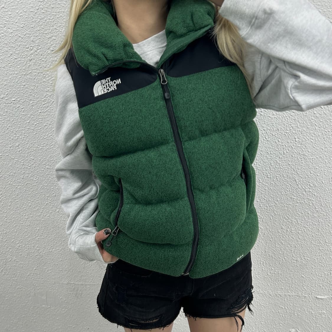 노스페이스 블랙배색 로고 딥그린 니트 패딩조끼 80 상품이미지2