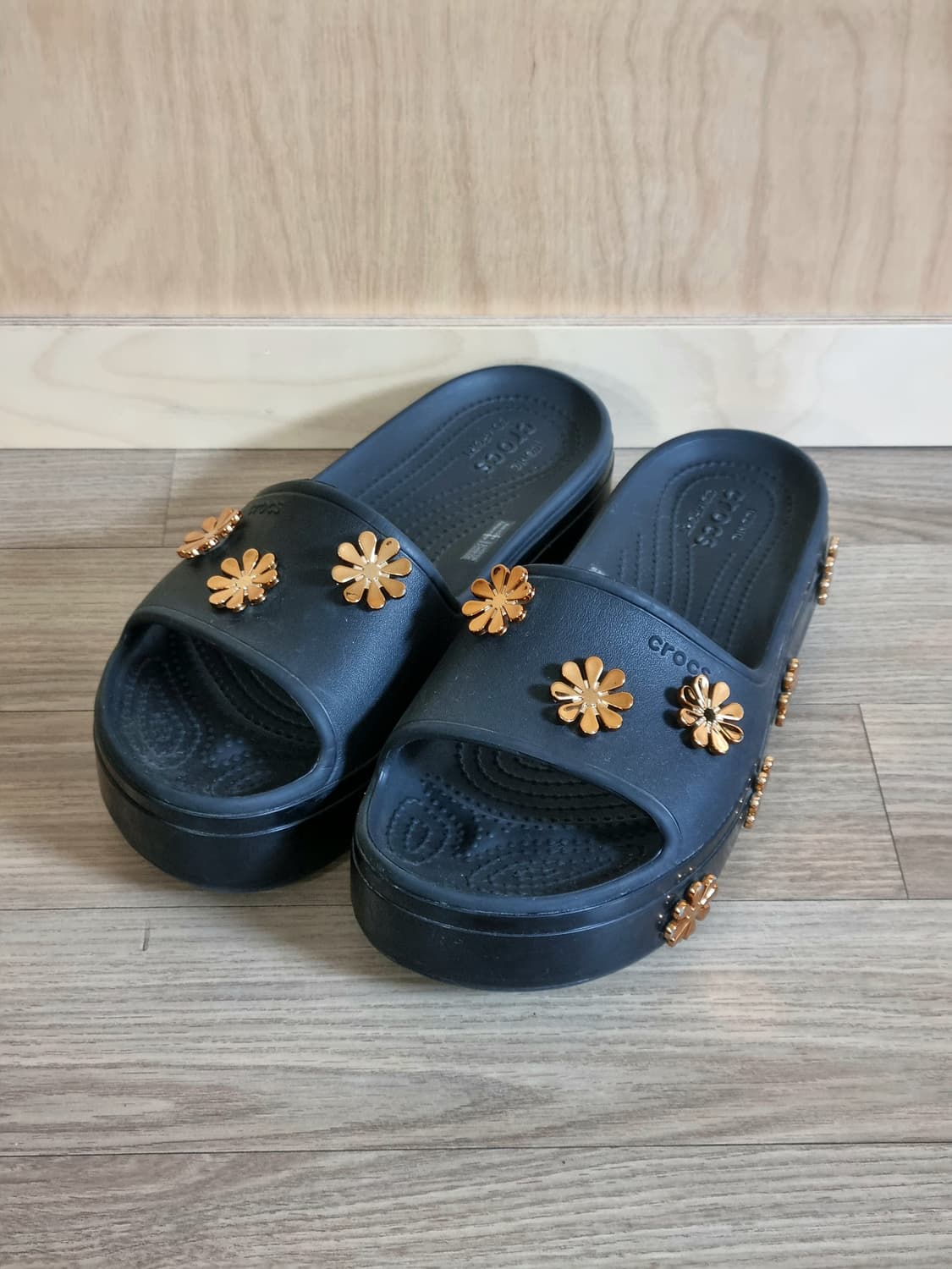 Crocs 크록스 크록밴드 플랫폼 메탈릭 블룸 슬라이드 슬리퍼 250 상품이미지2