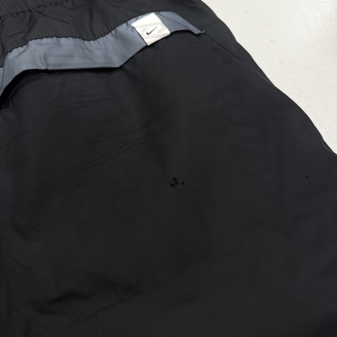 나이키 00s 스우시 올드스쿨 와이드 바람막이 트랙팬츠 상품이미지8