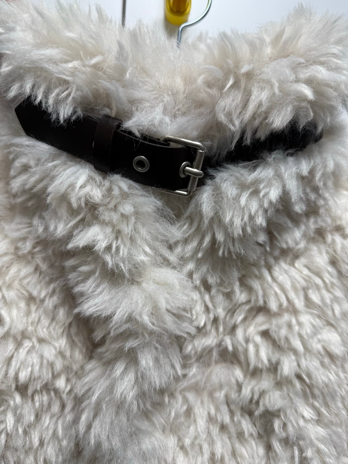 아비에무아 버클디테일 페이크 퍼 코트 상품이미지5