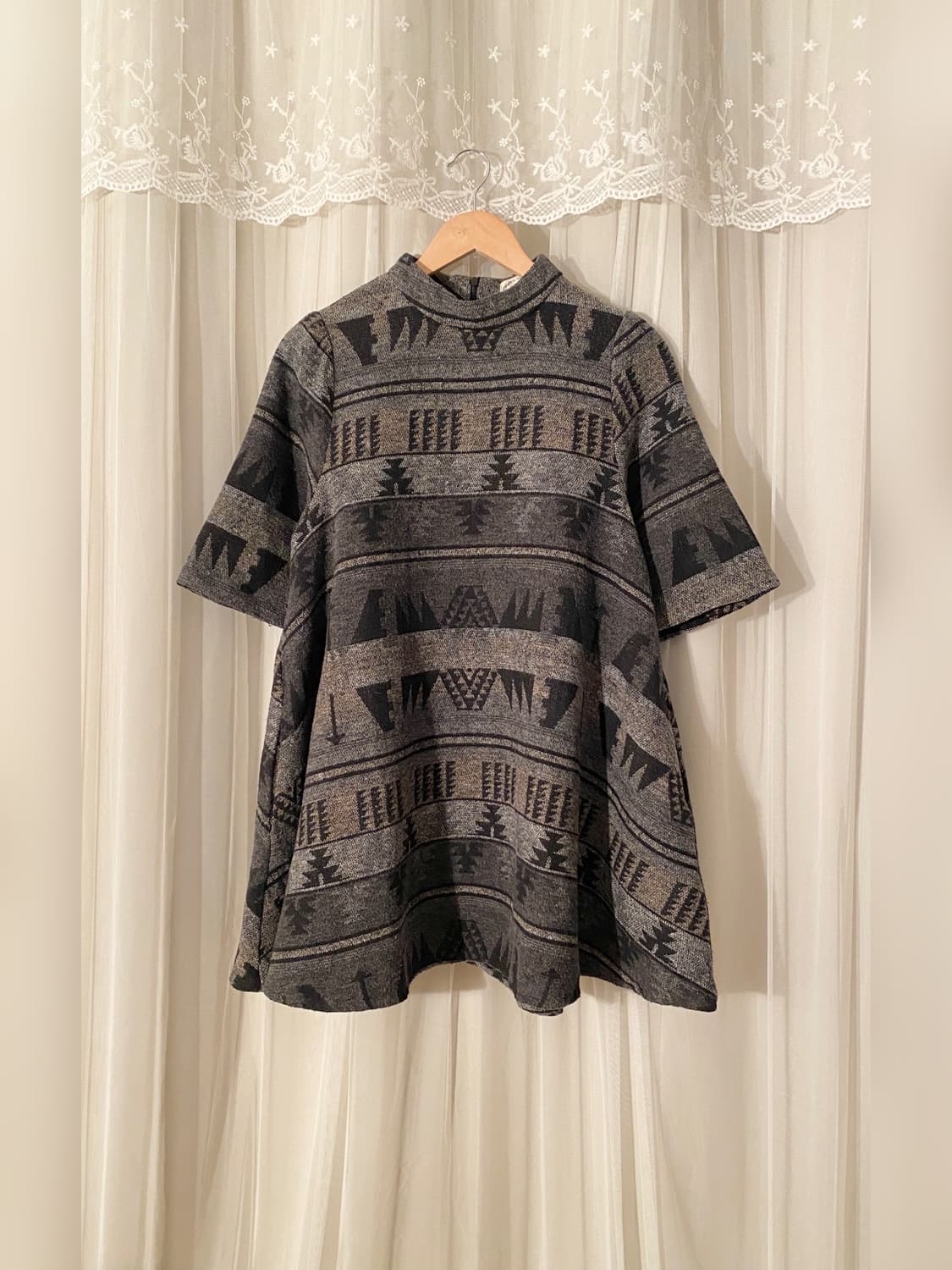 Gray High Neck Geometric Mini Dress 상품이미지1