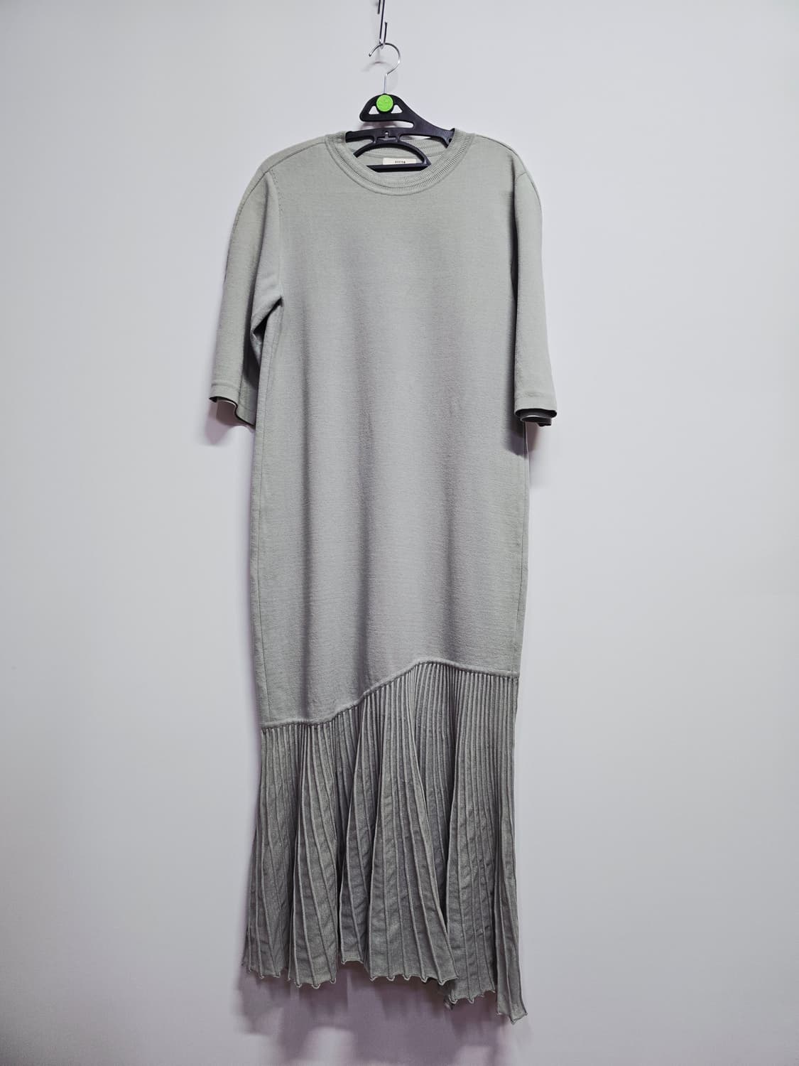 시스템 연그린 플리츠 롱 니트 원피스 상품이미지1