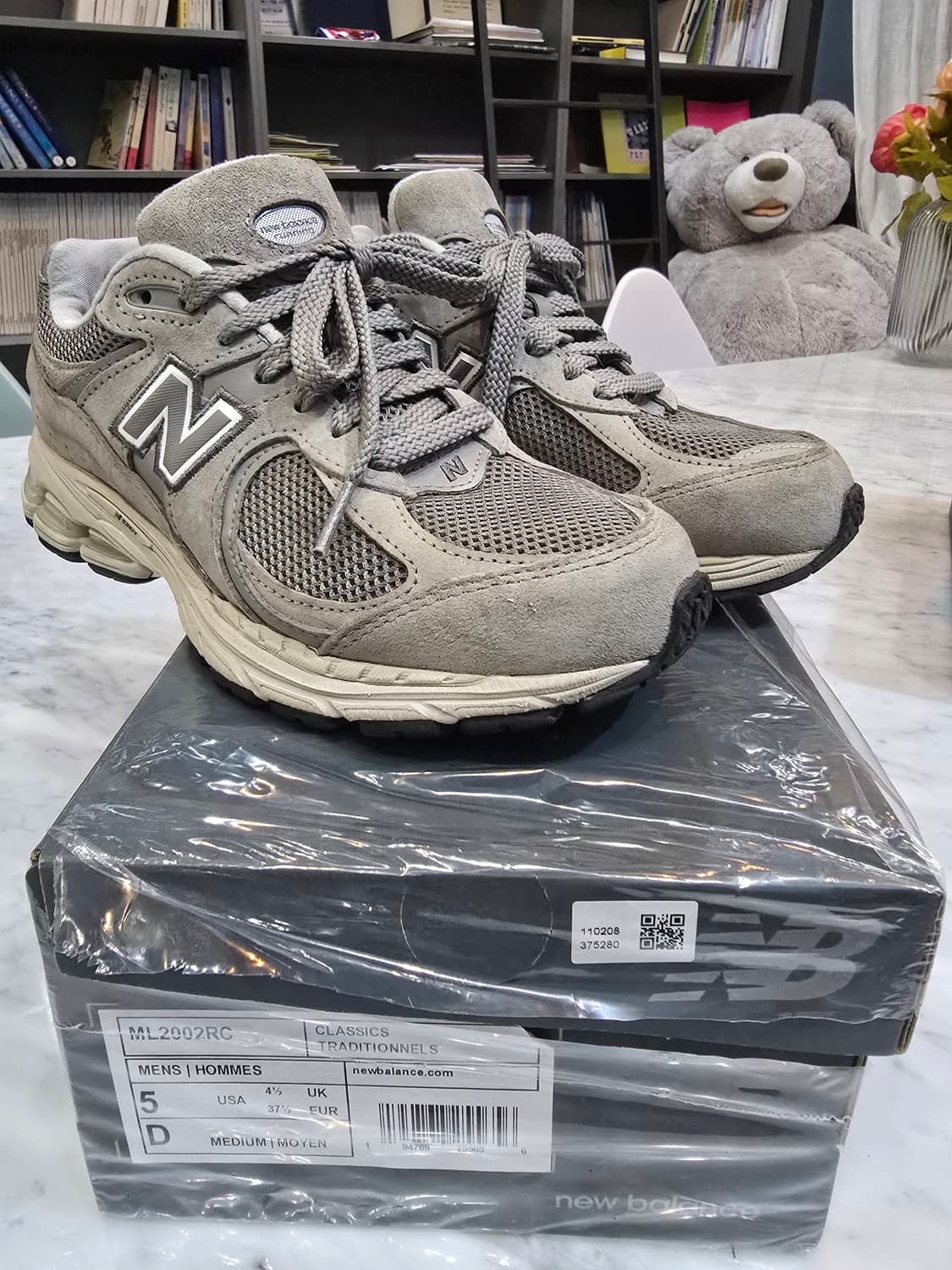 뉴발란스운동화 2002rc 230 판매합니다 상품이미지1